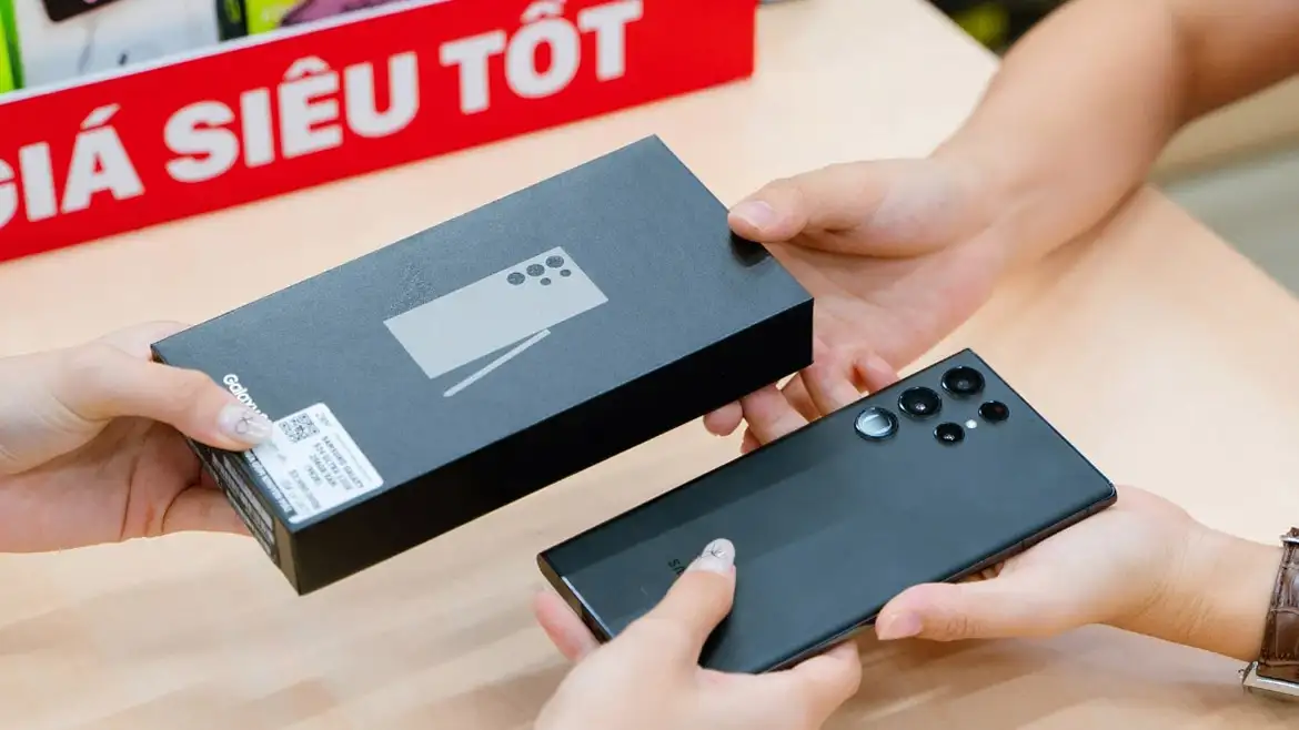 Thu mua điện thoại cũ giá cao tại Hà Nội - Quy trình Táo Store nhanh gọn